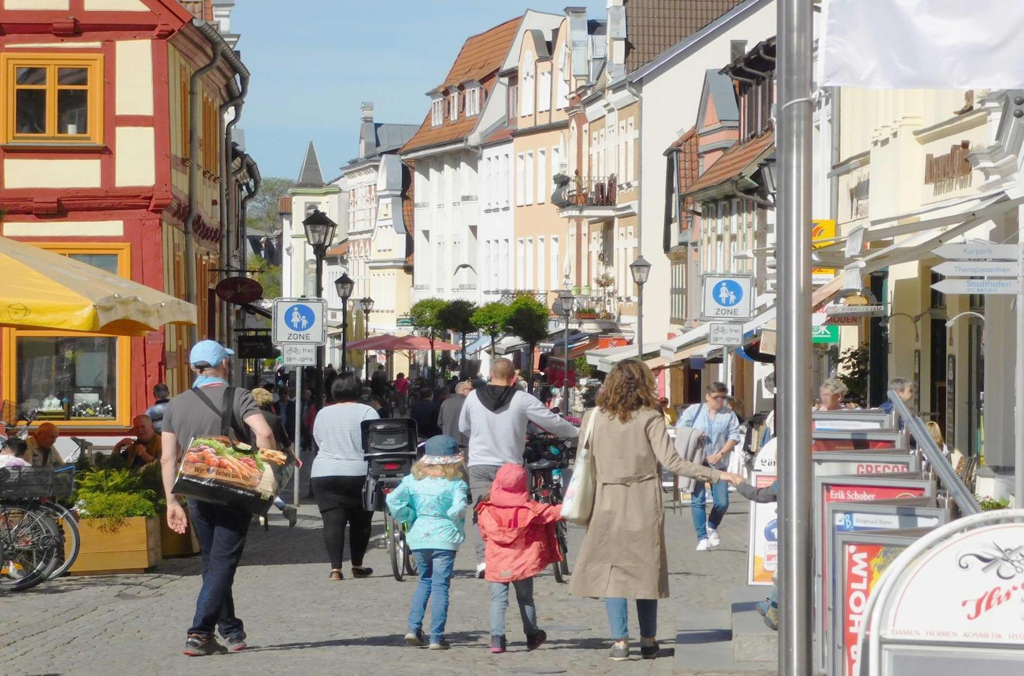 Grosse Sommerliebe - Ferienhaus Nah Am Volksbad Und Radwanderweg فارين المظهر الخارجي الصورة